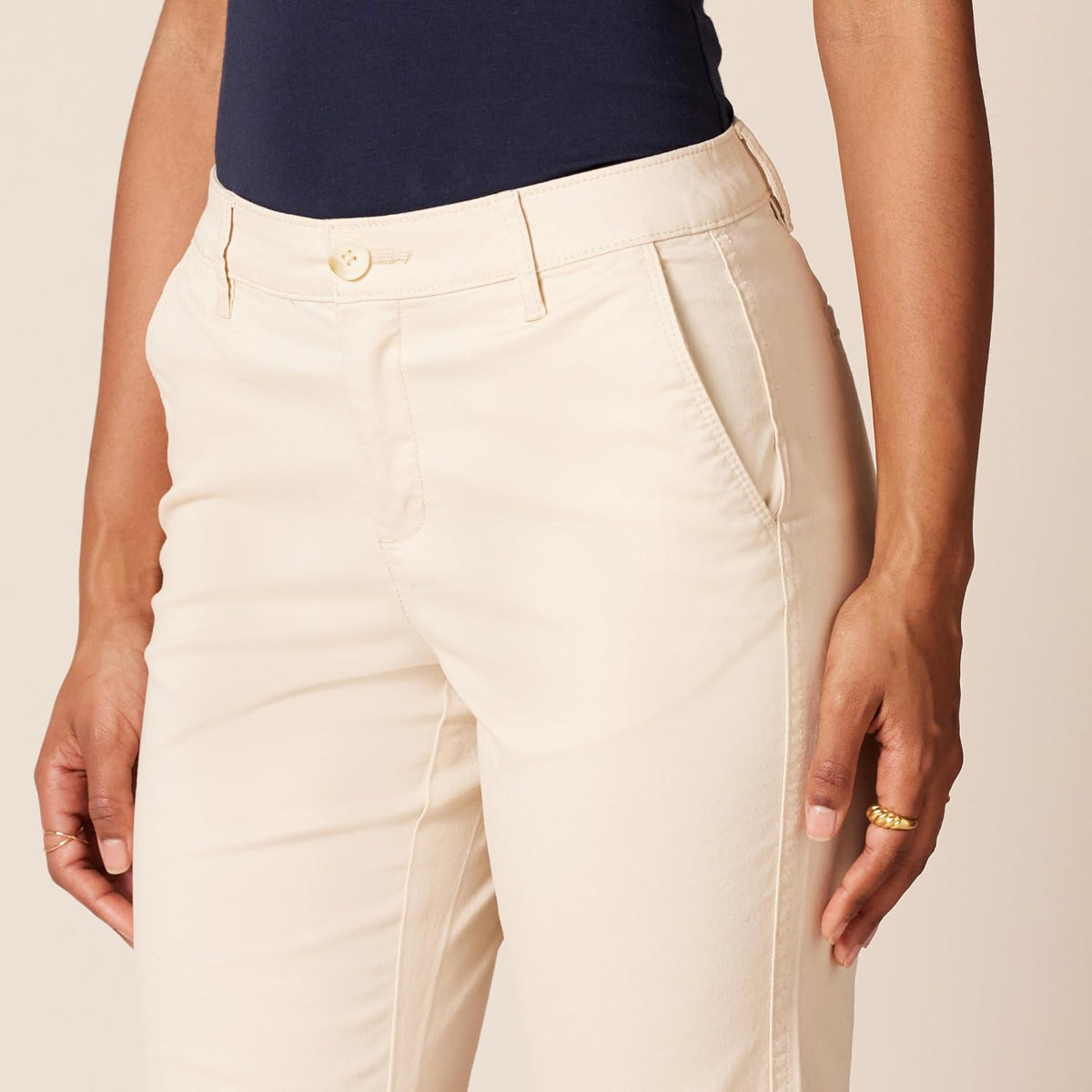 Amazon Essentials Women's Slim Fit Straight Leg Stretch Twill Chino Pant