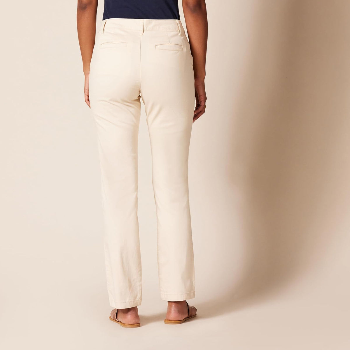 Amazon Essentials Women's Slim Fit Straight Leg Stretch Twill Chino Pant