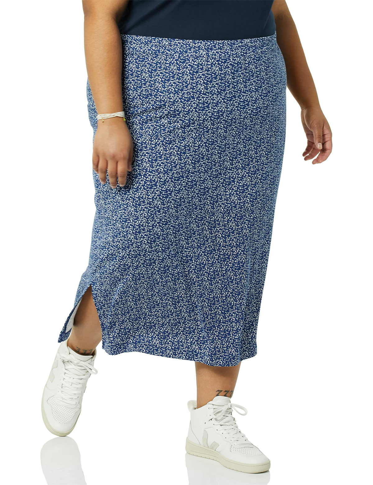 Amazon Essentials Women's Pull-On Knit Midi Skirt with Elastic Waist, Slits